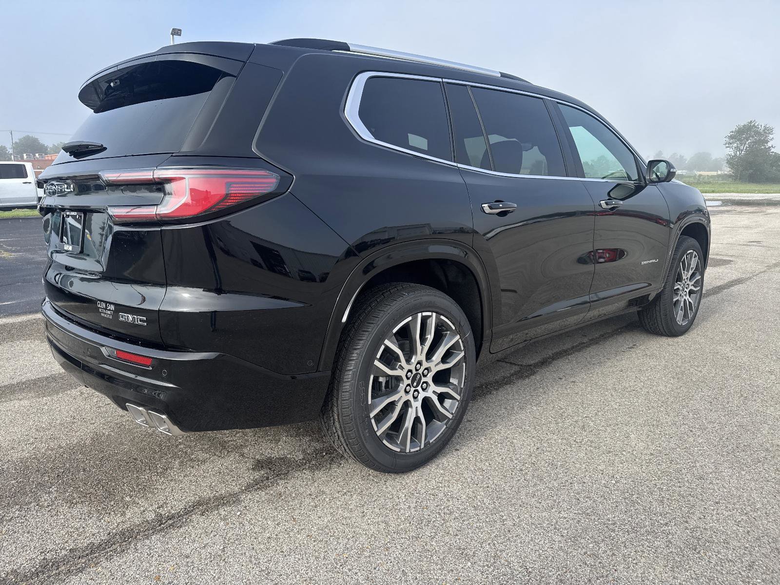 New 2026 GMC Acadia Denali Ultimate w/ LPO, Floor Liner Package FWD image 5