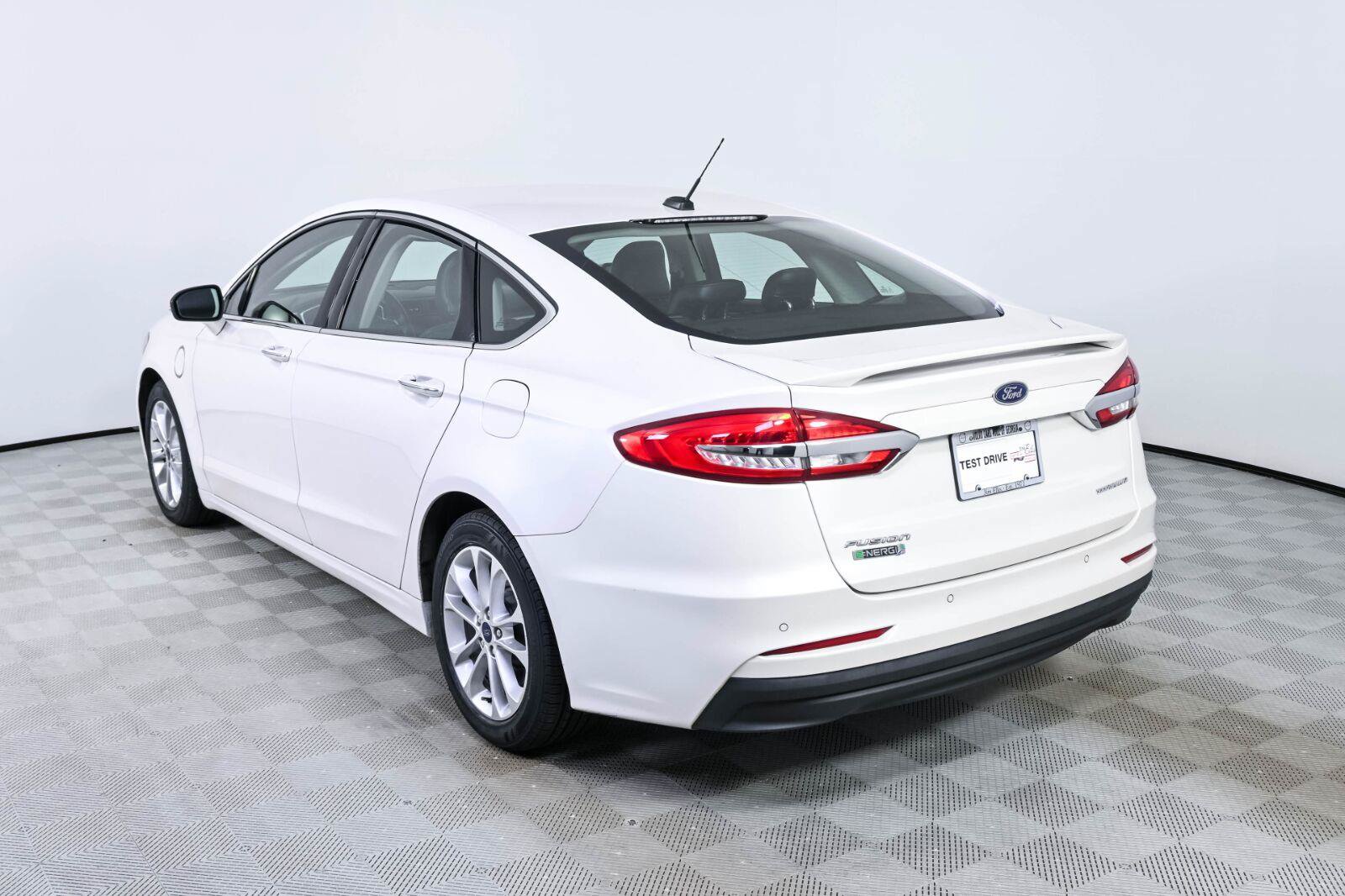 Used 2019 Ford Fusion Energi Titanium FWD image 3