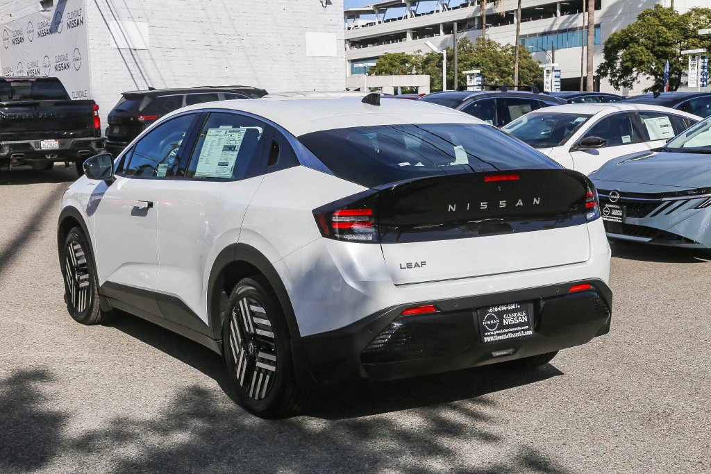 New 2026 Nissan Leaf SV+ w/ Illuminated Package FWD image 6