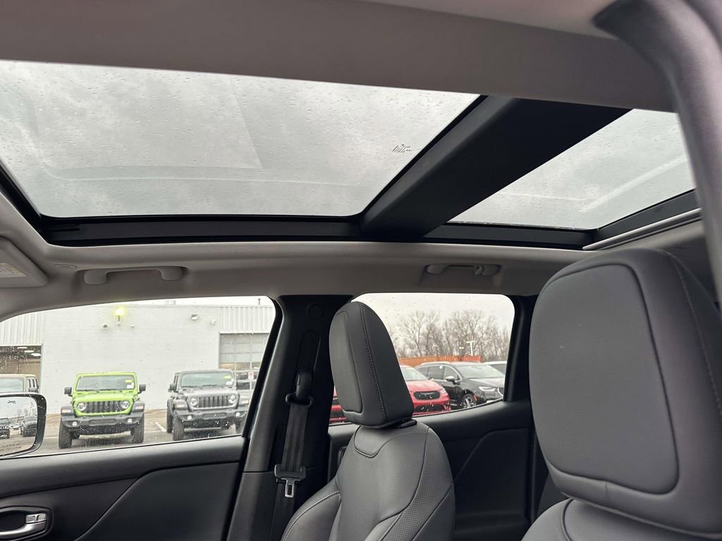 Used 2023 Jeep Renegade Limited w/ Sun/Sound Group image 22