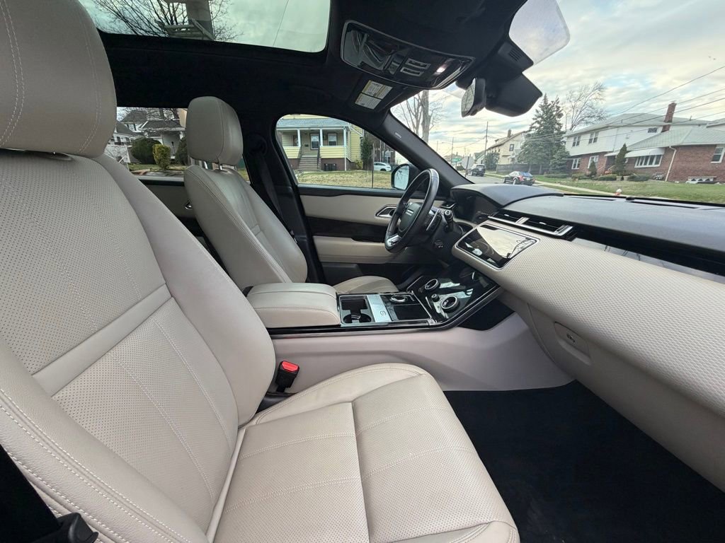 Used 2018 Land Rover Range Rover Velar R-Dynamic SE AWD/4WD image 12