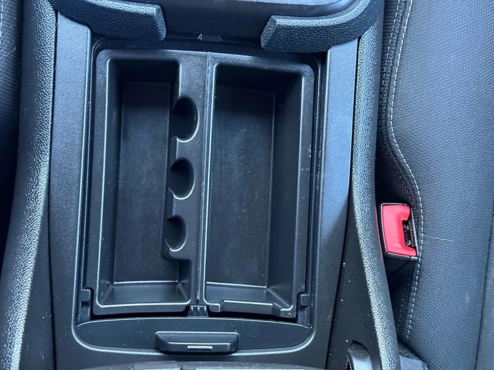 Used 2016 GMC Acadia SLE image 37