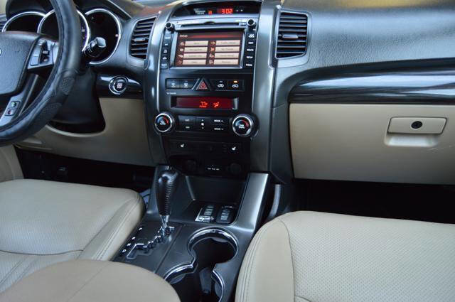 Used 2013 Kia Sorento EX w/ Premium Plus Pkg image 21
