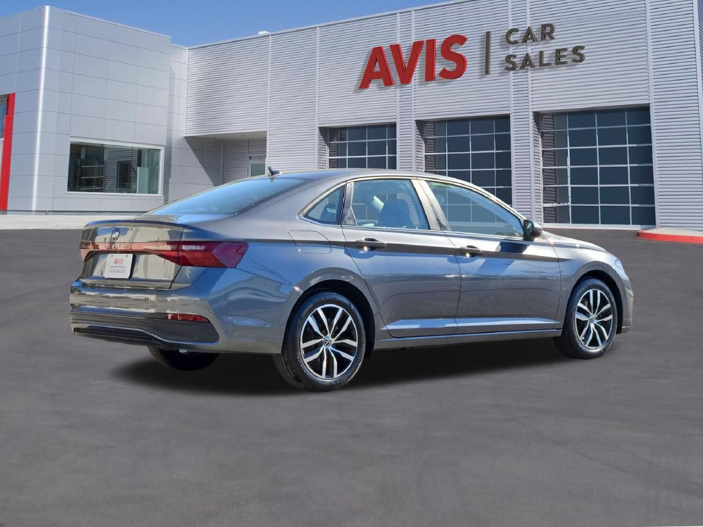 Used 2026 Volkswagen Jetta SE FWD image 6