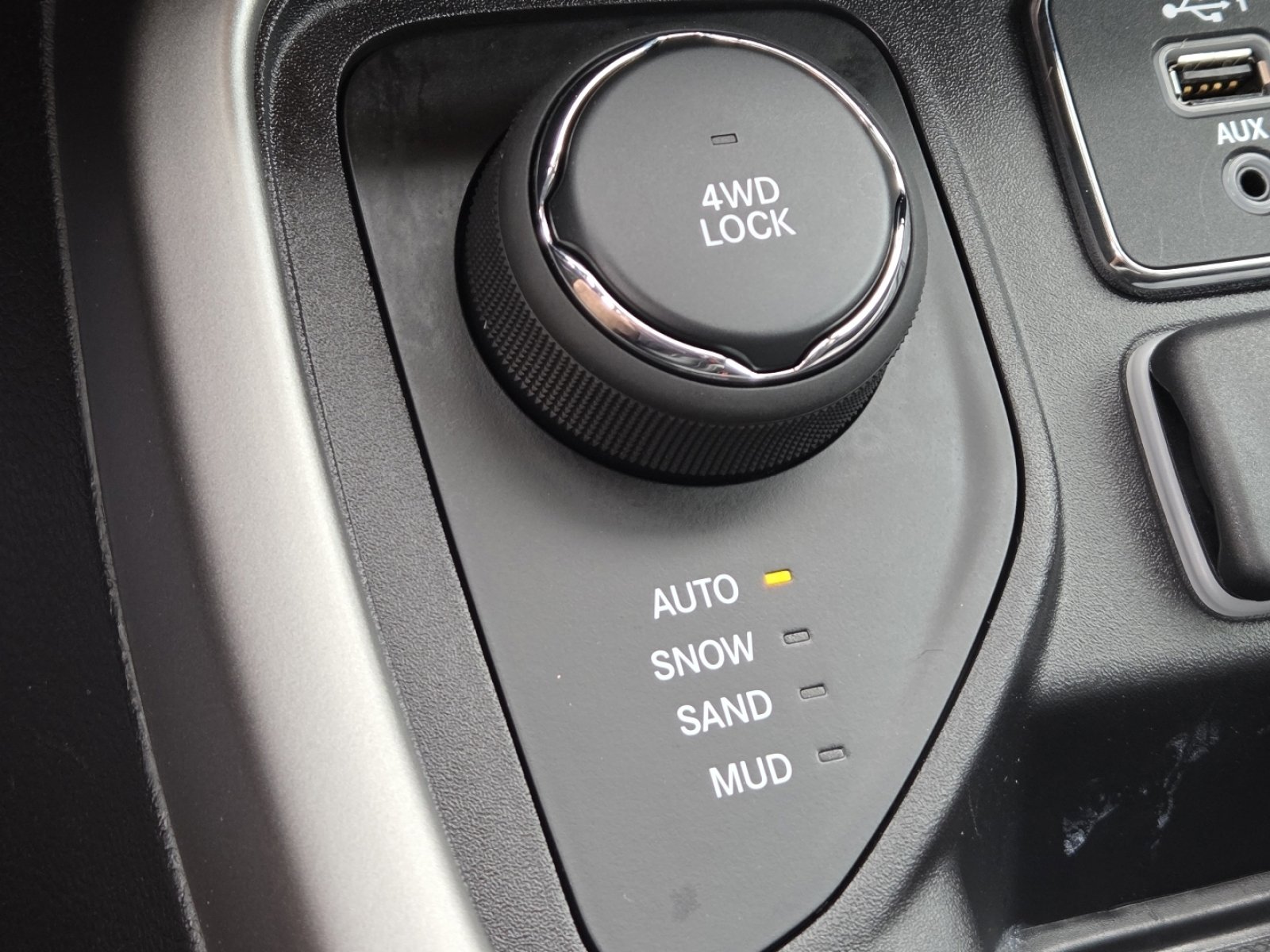 Used 2021 Jeep Compass Latitude w/ Convenience Group AWD/4WD image 4
