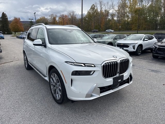Used 2024 BMW X7 xDrive40i image 12