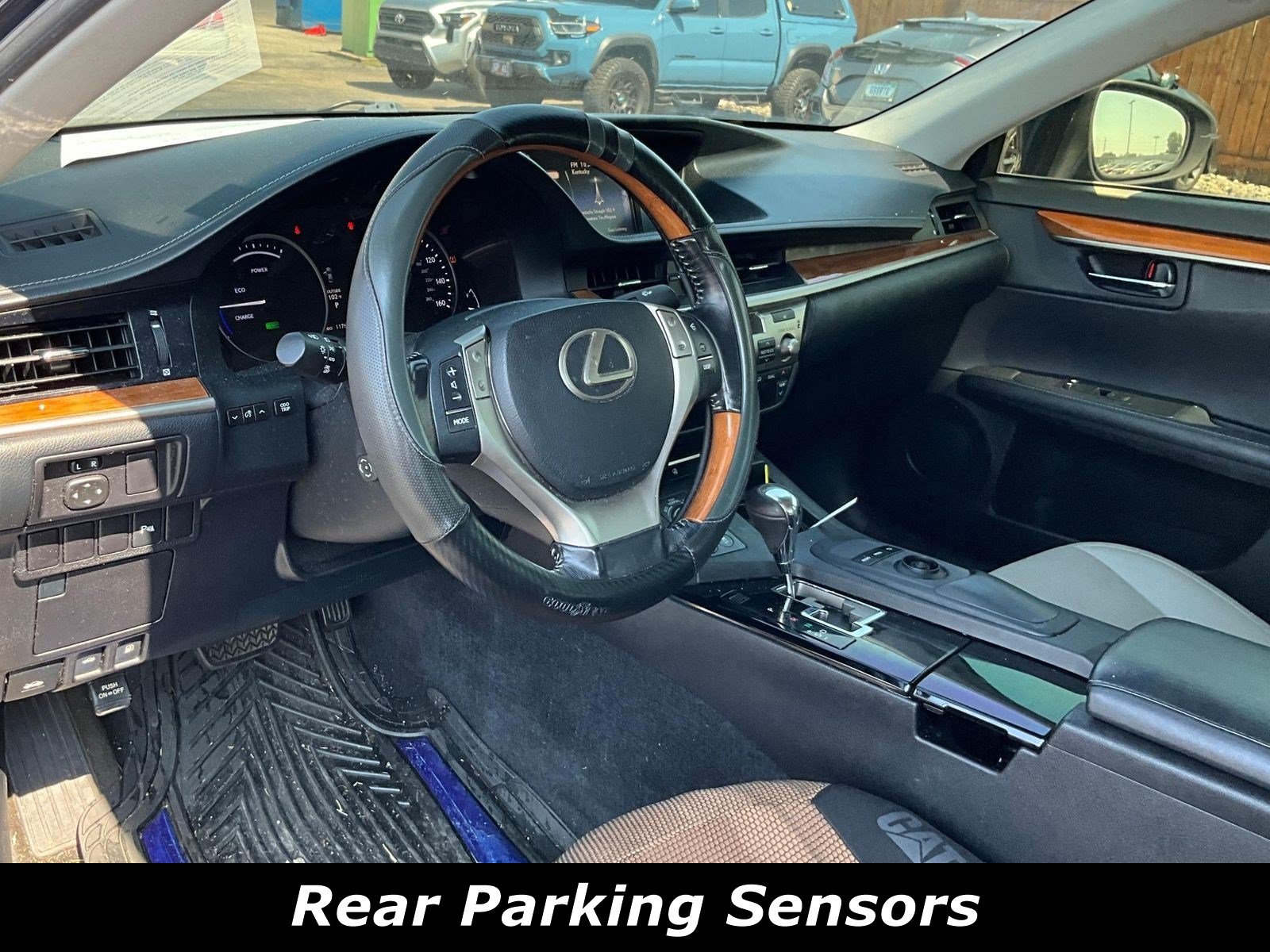 Used 2015 Lexus ES 300h w/ Premium Package w/Bamboo Trim FWD image 16