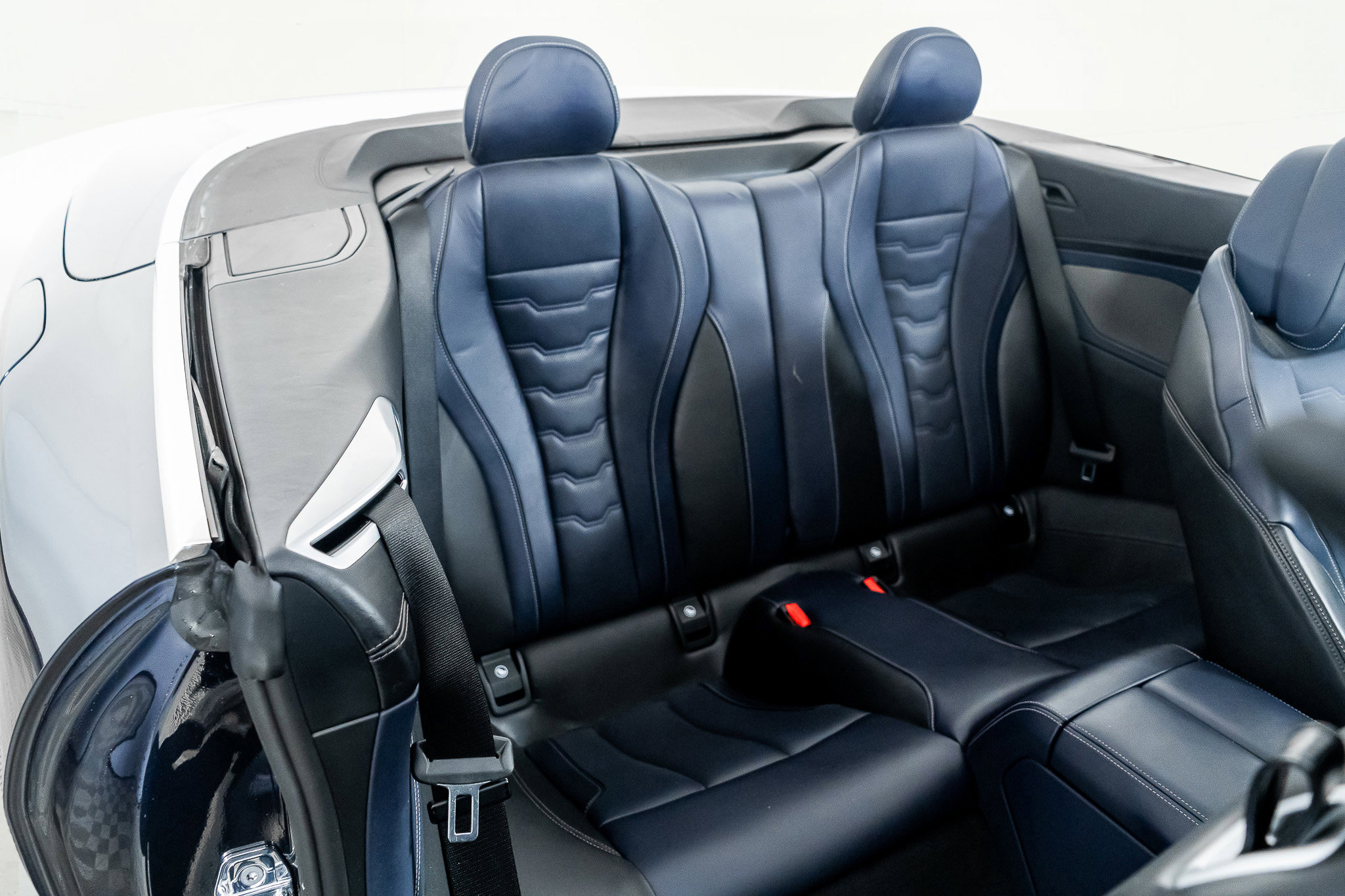 Used 2023 BMW M850i xDrive Convertible image 31