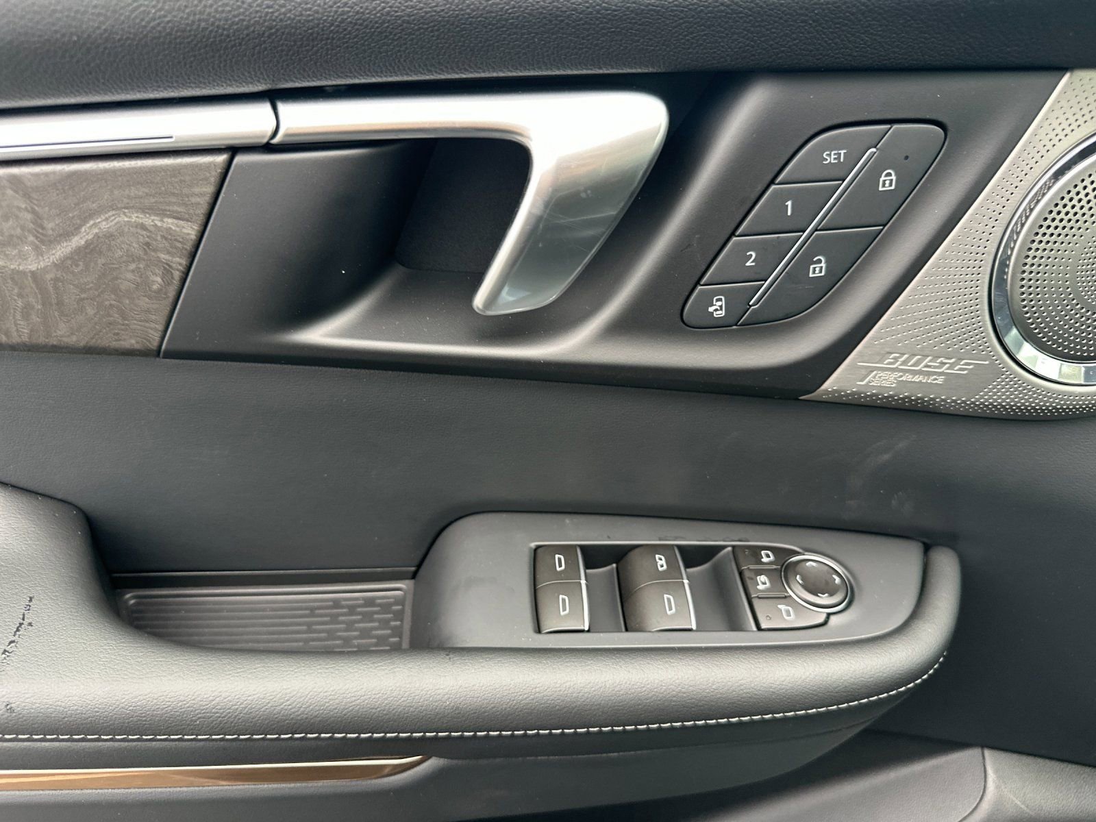 New 2026 Buick Enclave Avenir w/ Super Cruise Package FWD image 11