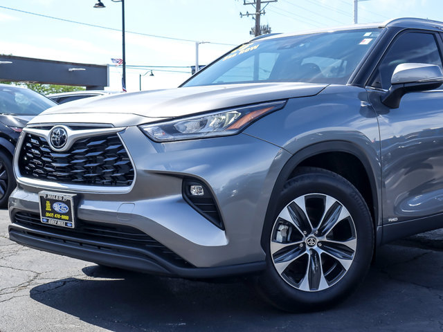 Used 2026 Toyota Highlander XLE AWD/4WD image 2