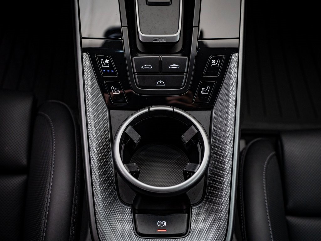 Certified 2024 Porsche 911 Carrera image 6