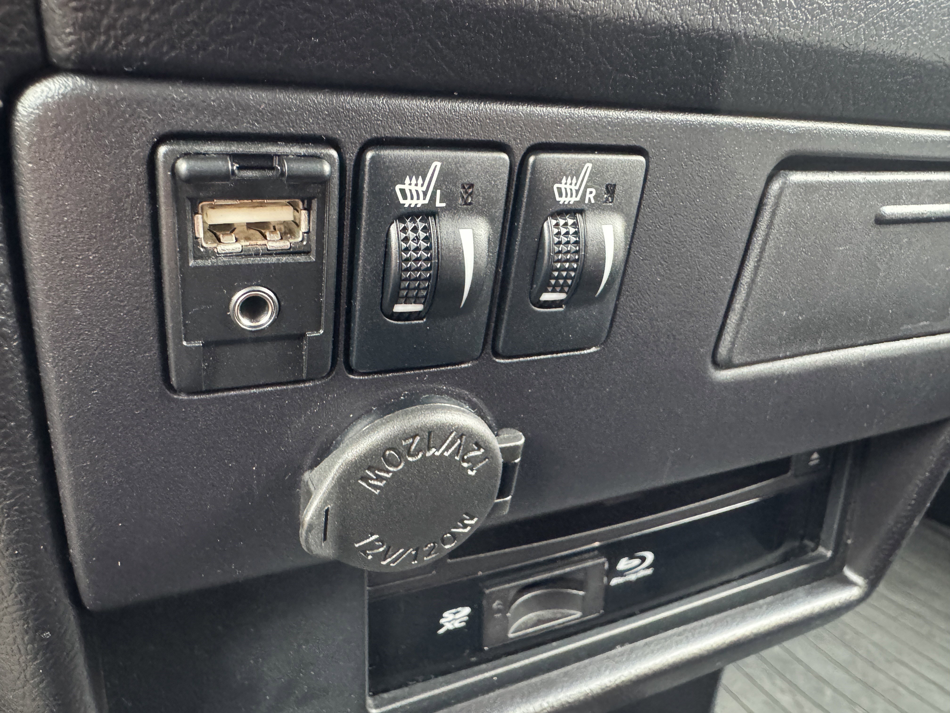 Used 2017 Toyota Sienna Limited Premium image 30