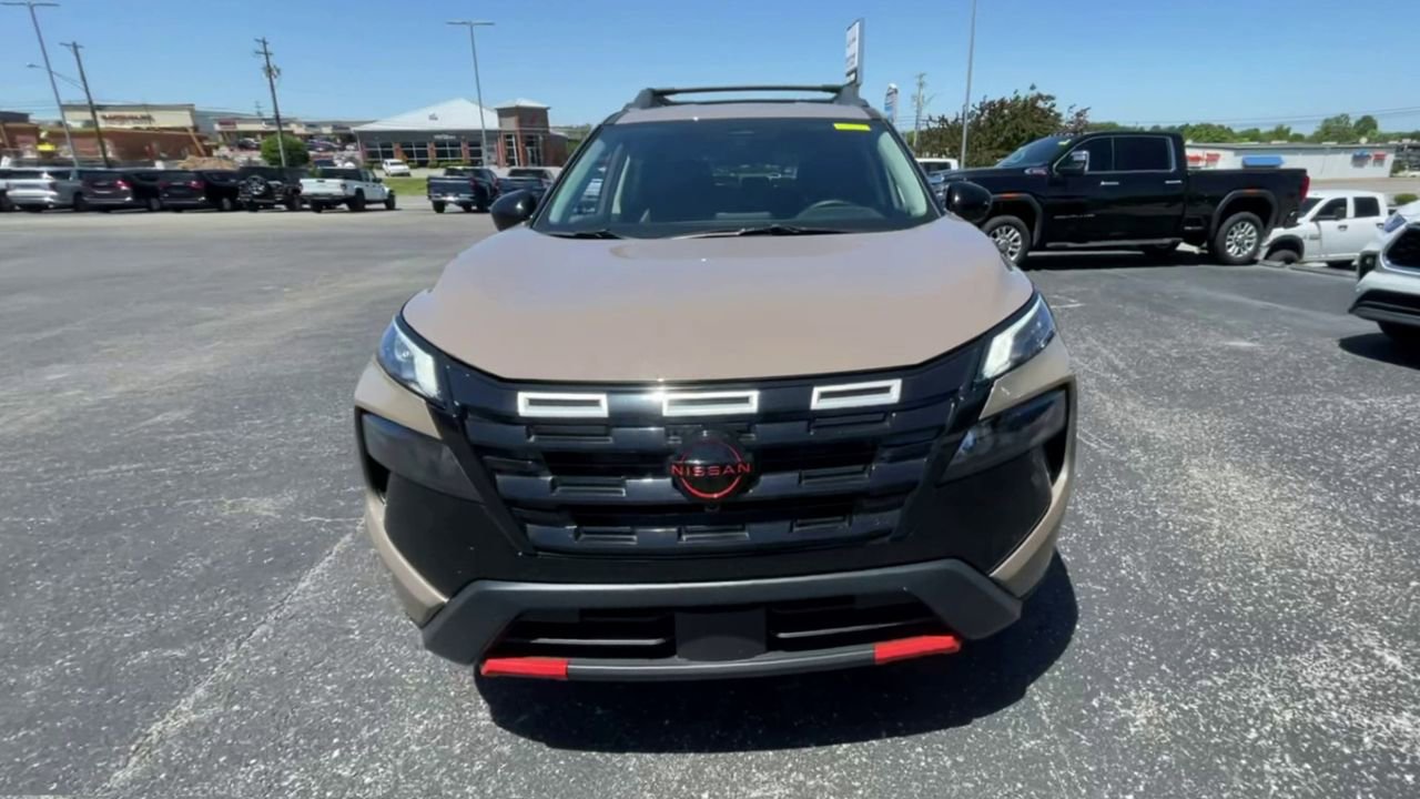Used 2025 Nissan Rogue SV AWD/4WD image 6