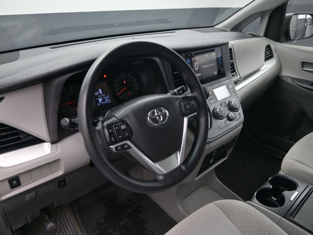Used 2015 Toyota Sienna LE image 16