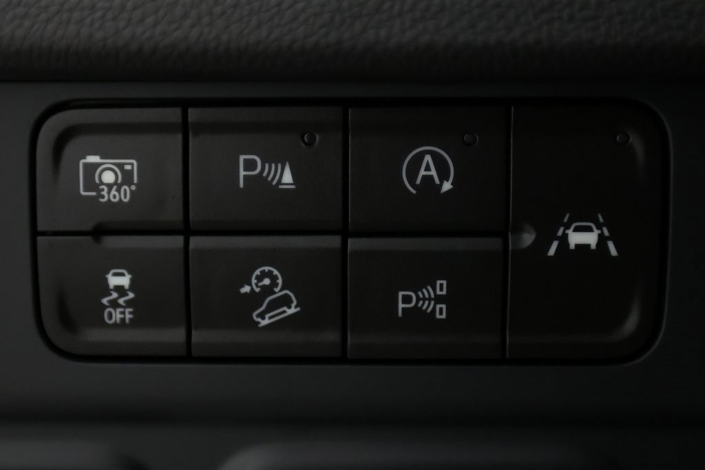 Used 2026 Chevrolet Tahoe Z71 w/ Comfort Package image 28