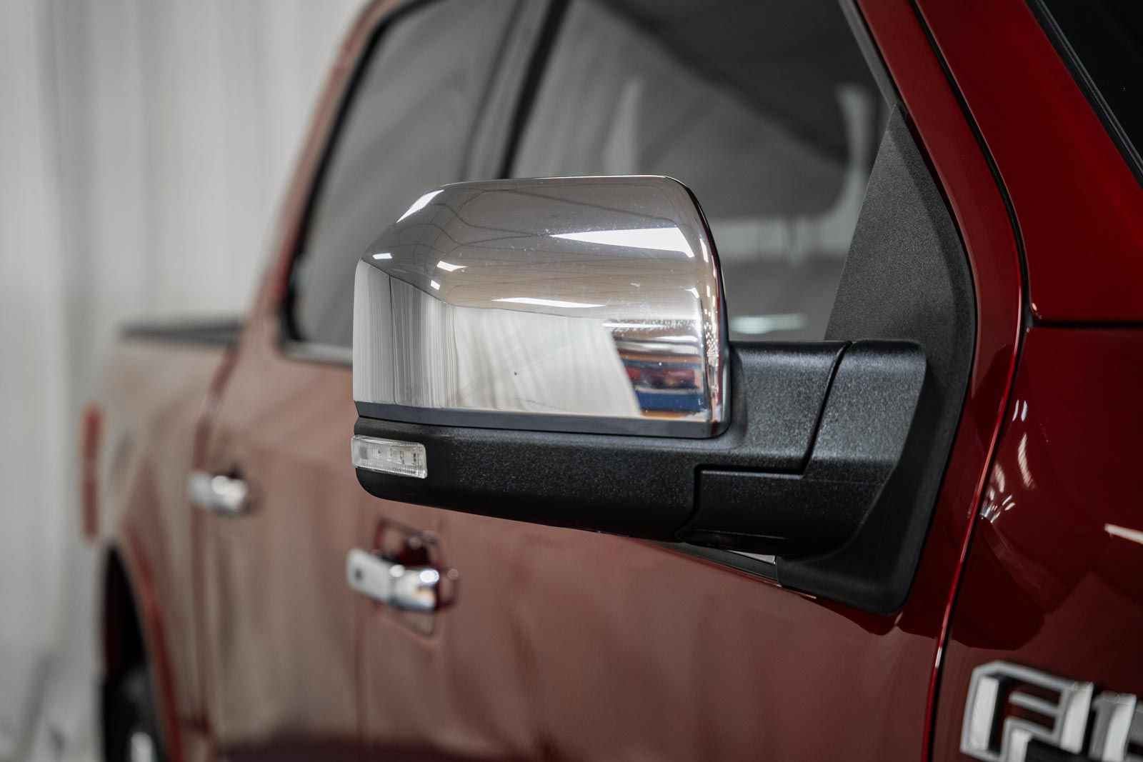 Certified 2018 Ford F150 Platinum w/ Equipment Group 701A Luxury image 19