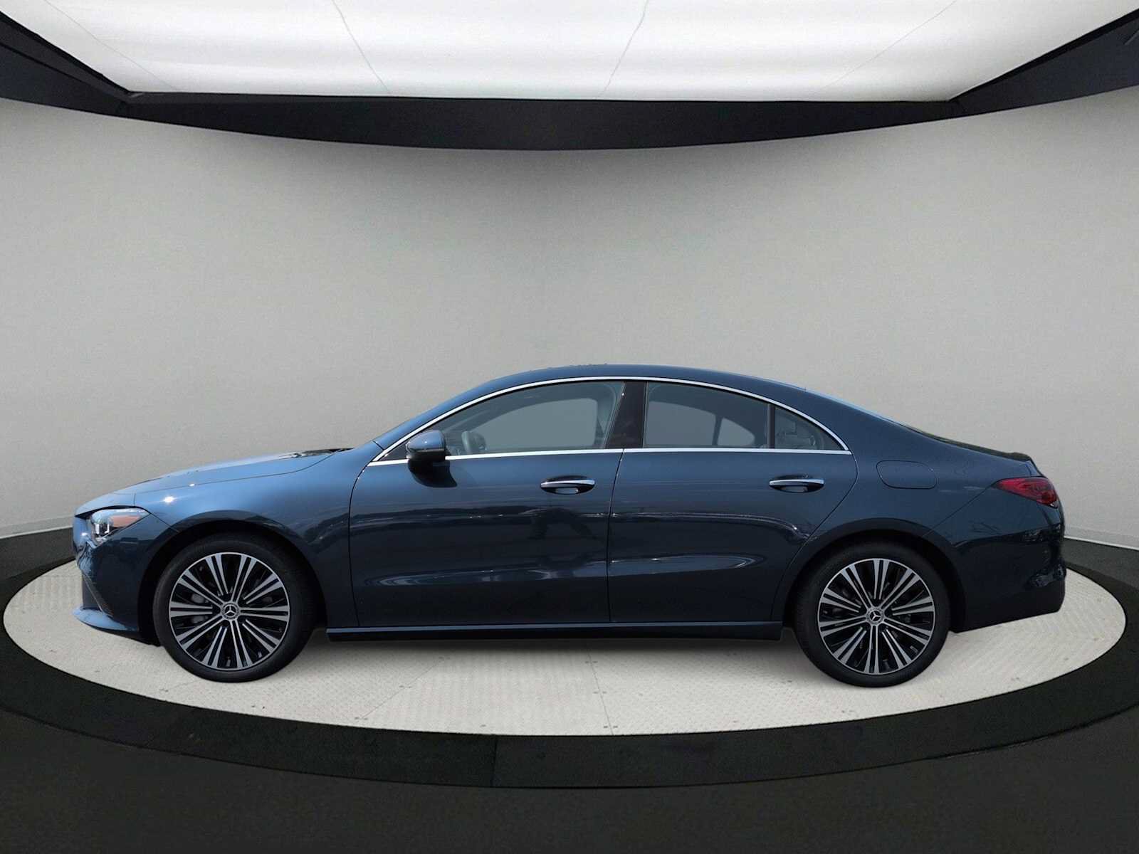 Used 2023 Mercedes-Benz CLA 250 4MATIC image 5