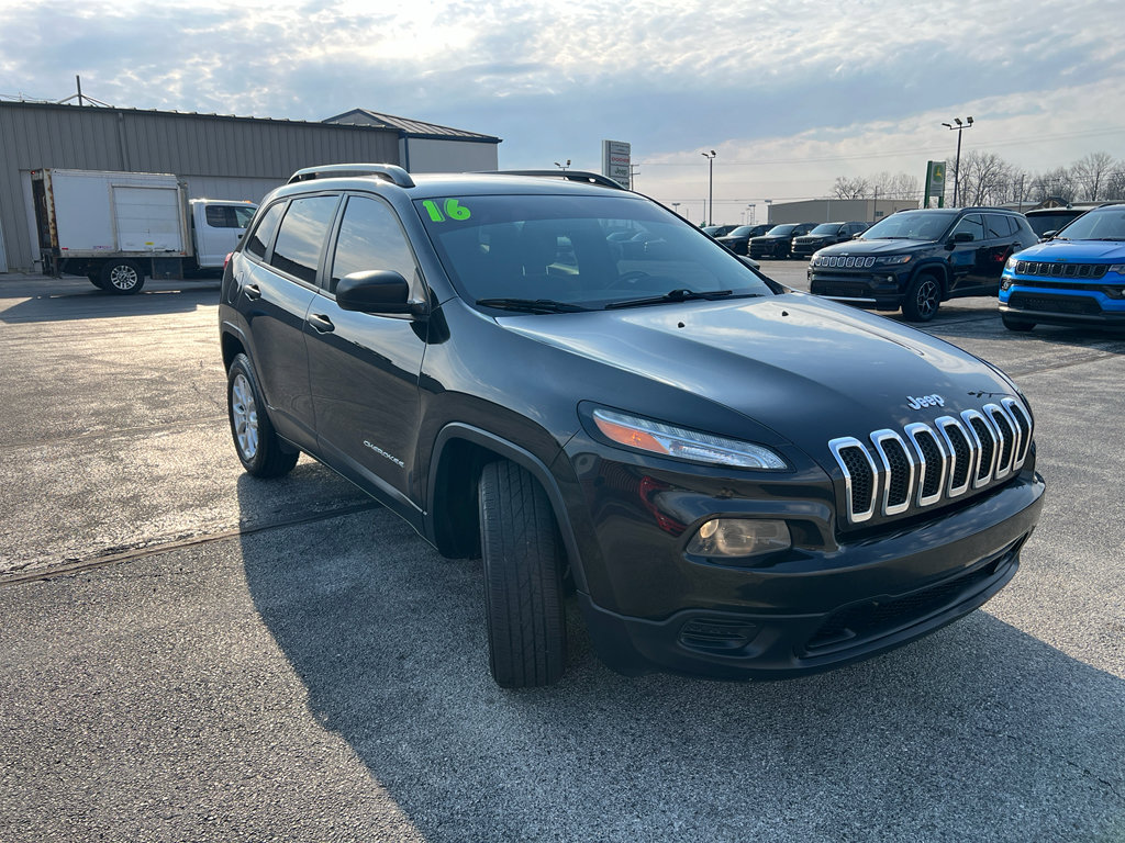 Used 2016 Jeep Cherokee Sport w/ Cold Weather Group image 4