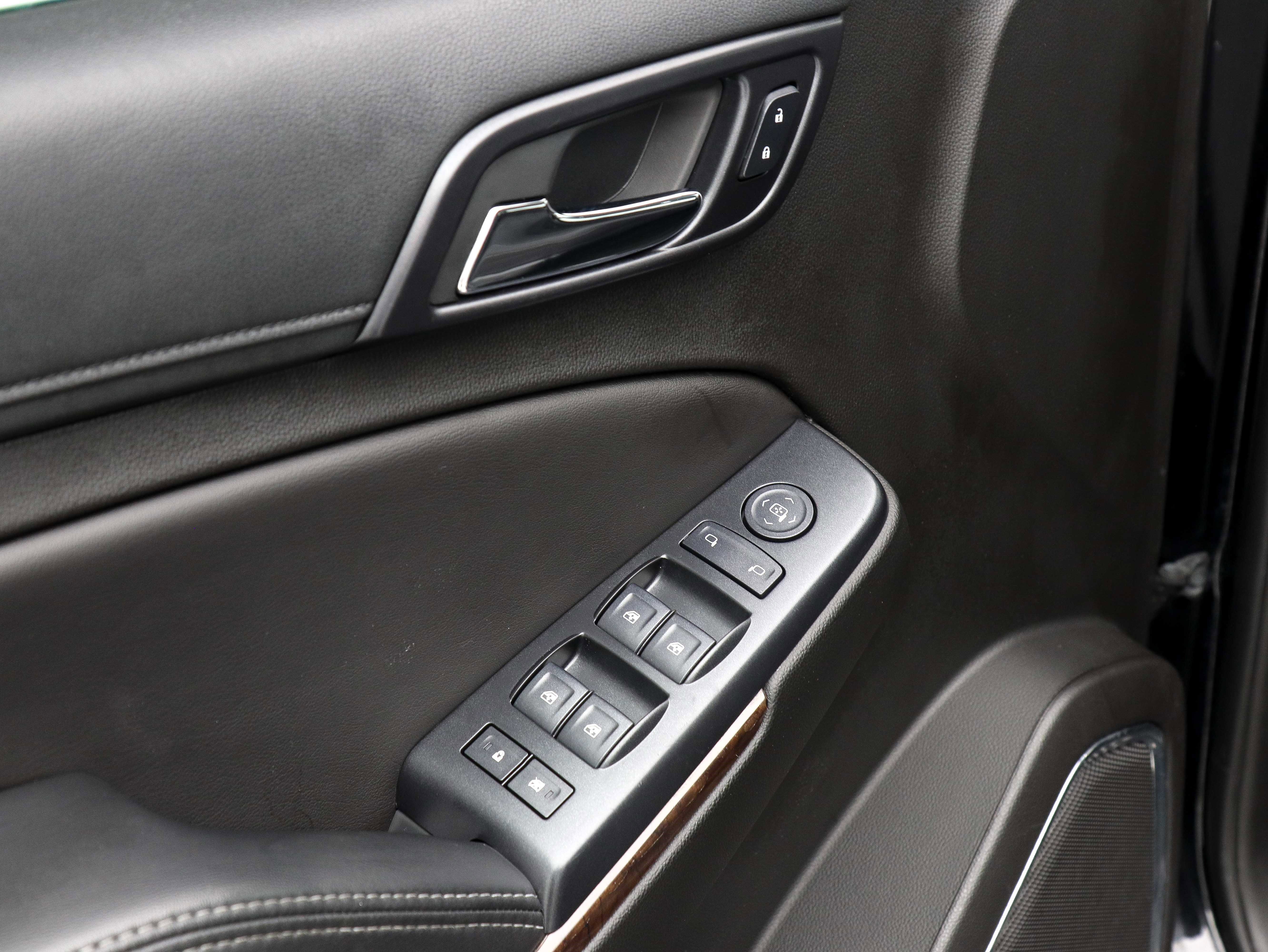 Used 2018 Chevrolet Suburban LS w/ Skid Plate Package image 20