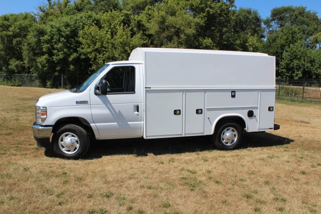 Used 2026 Ford E-350 and Econoline 350 Super Duty w/ Power Equipment Group RWD image 3