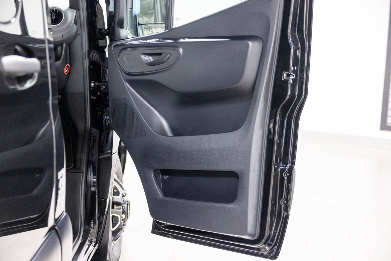 Used 2025 Mercedes-Benz Sprinter 3500 image 15