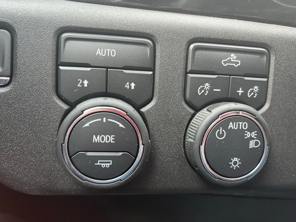 Used 2025 Chevrolet Silverado 1500 LT image 24