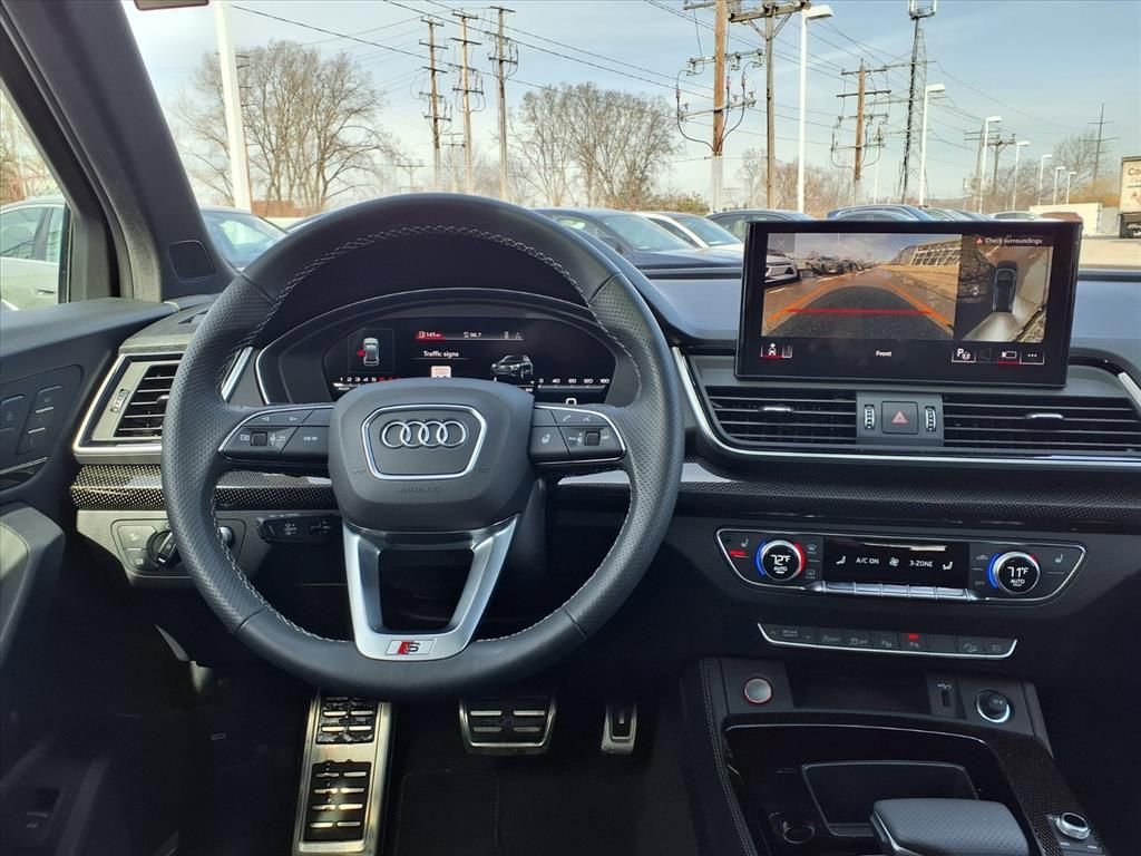 Used 2024 Audi SQ5 Prestige w/ Prestige Package image 11