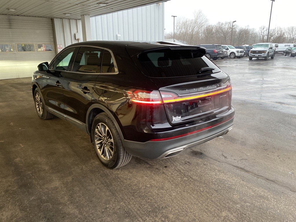 Used 2019 Lincoln Nautilus Select image 4
