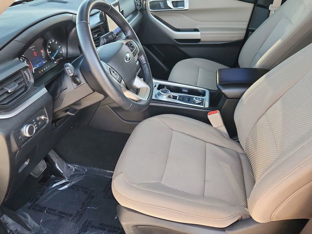 Used 2022 Ford Explorer XLT image 8