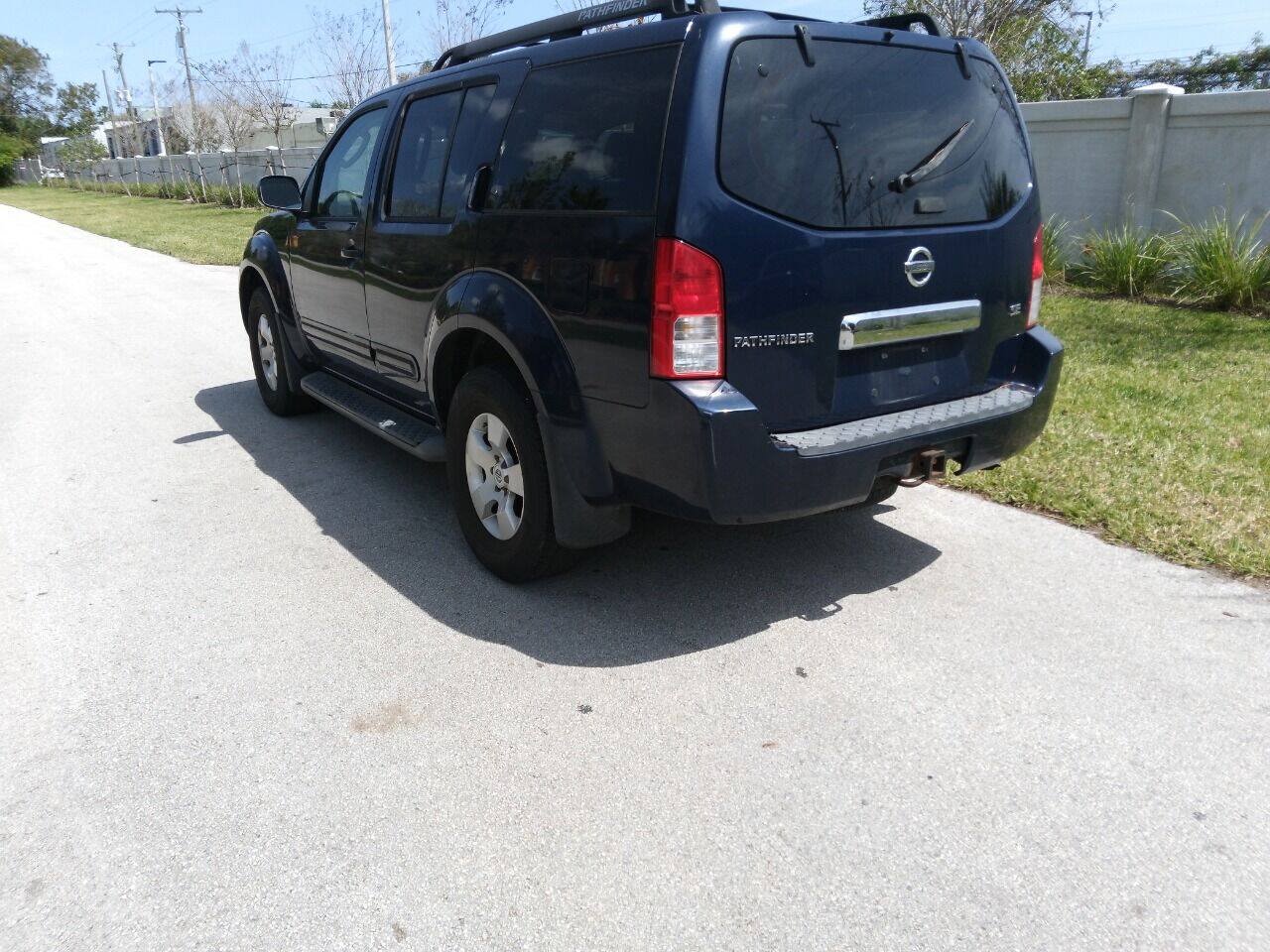 Used 2006 Nissan Pathfinder SE w/ (G01) SE Comfort Pkg AWD/4WD image 4