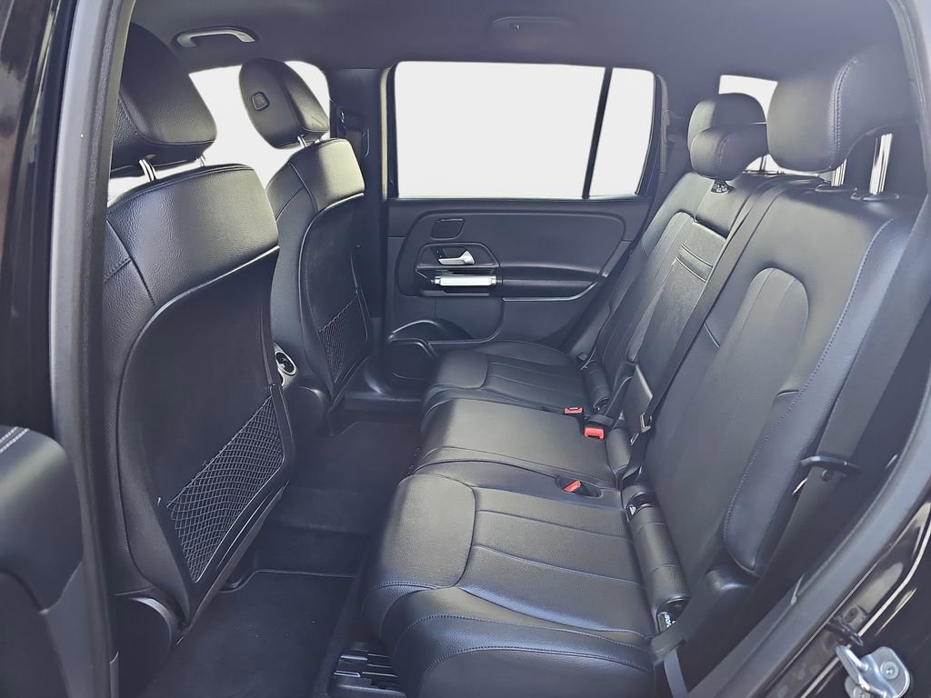 Used 2025 Mercedes-Benz GLB 250 4MATIC image 18