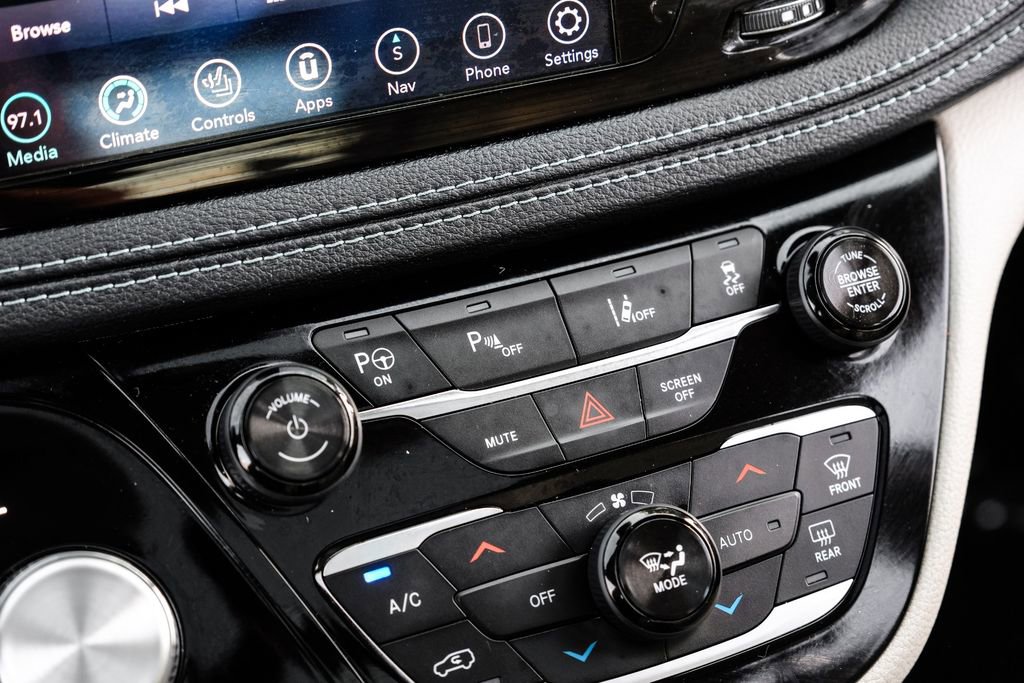 Used 2019 Chrysler Pacifica Limited w/ Advanced Safetytec Group image 26