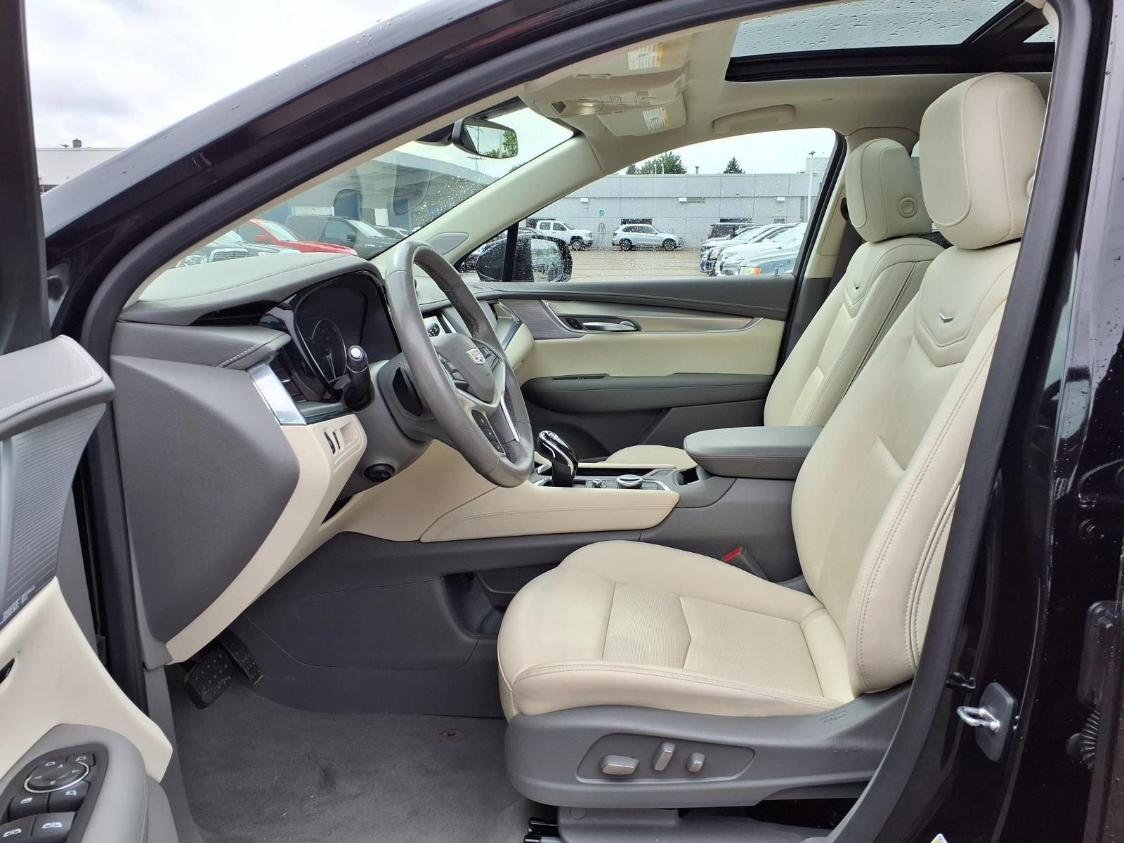 Used 2024 Cadillac XT5 Premium Luxury w/ LPO, Floor Liner Package FWD image 14