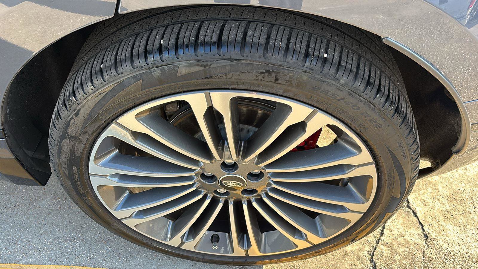 Used 2025 Land Rover Range Rover Velar Dynamic SE image 11