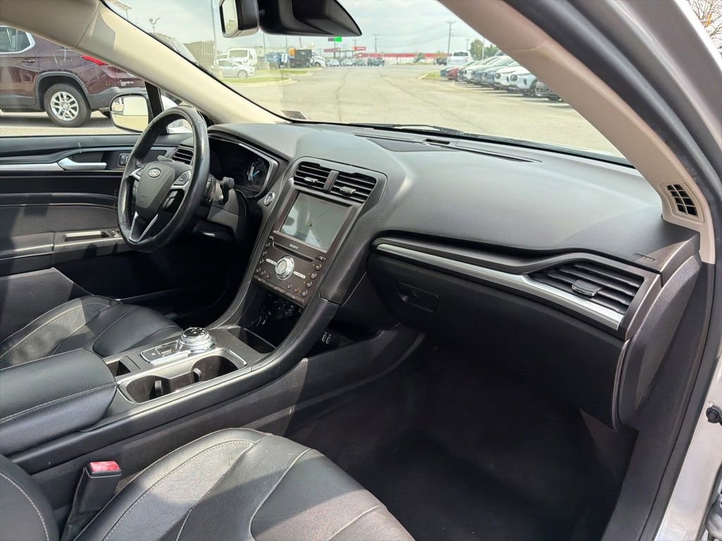 Used 2020 Ford Fusion Titanium image 21