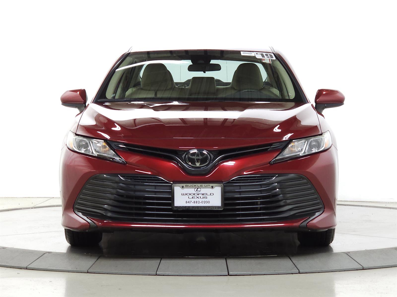 Used 2019 Toyota Camry LE image 2