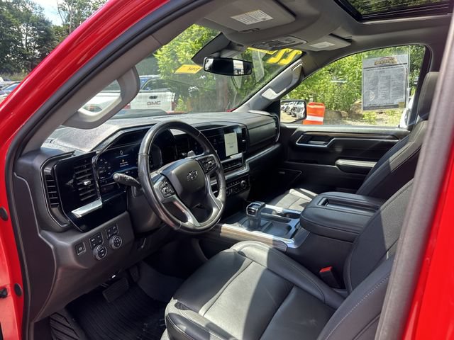 Used 2022 Chevrolet Silverado 1500 LT Trail Boss w/ LT Trail Boss Premium Package AWD/4WD image 11