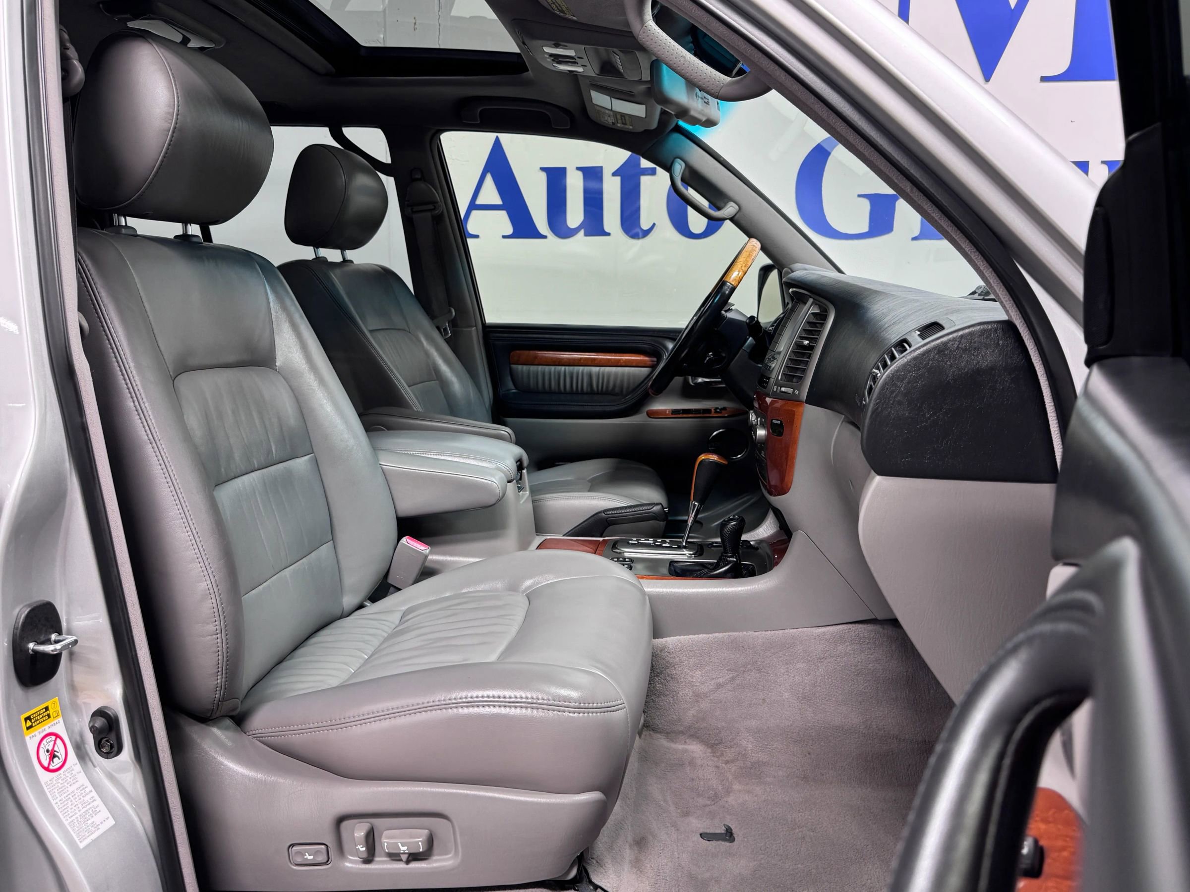 Used 2006 Lexus LX 470 4WD image 8