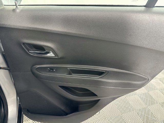 Used 2019 Chevrolet Trax LS FWD image 23
