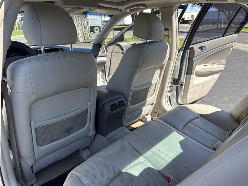 Used 2012 INFINITI G25 Journey RWD image 29