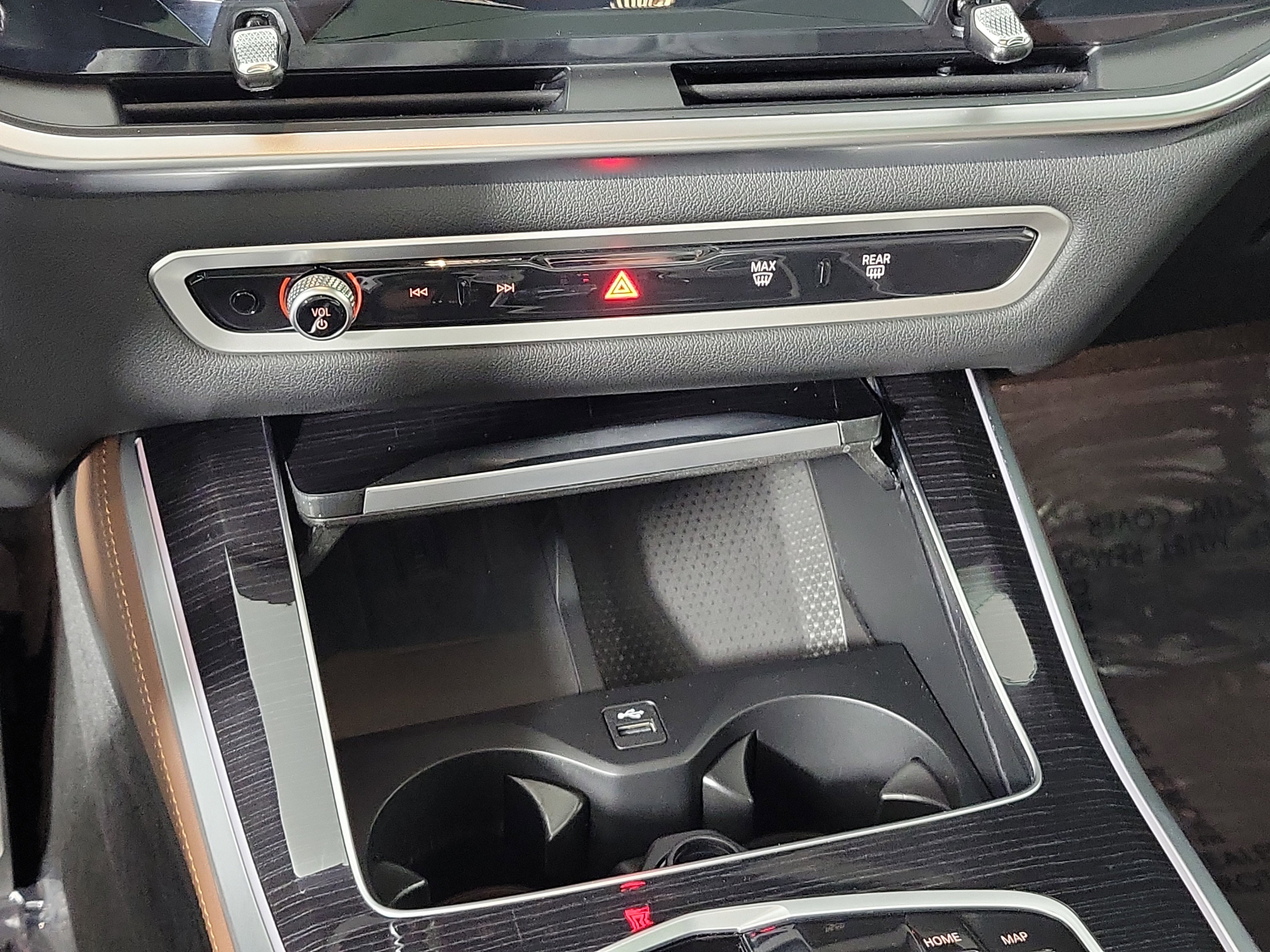 Certified 2025 BMW X5 M60i image 21