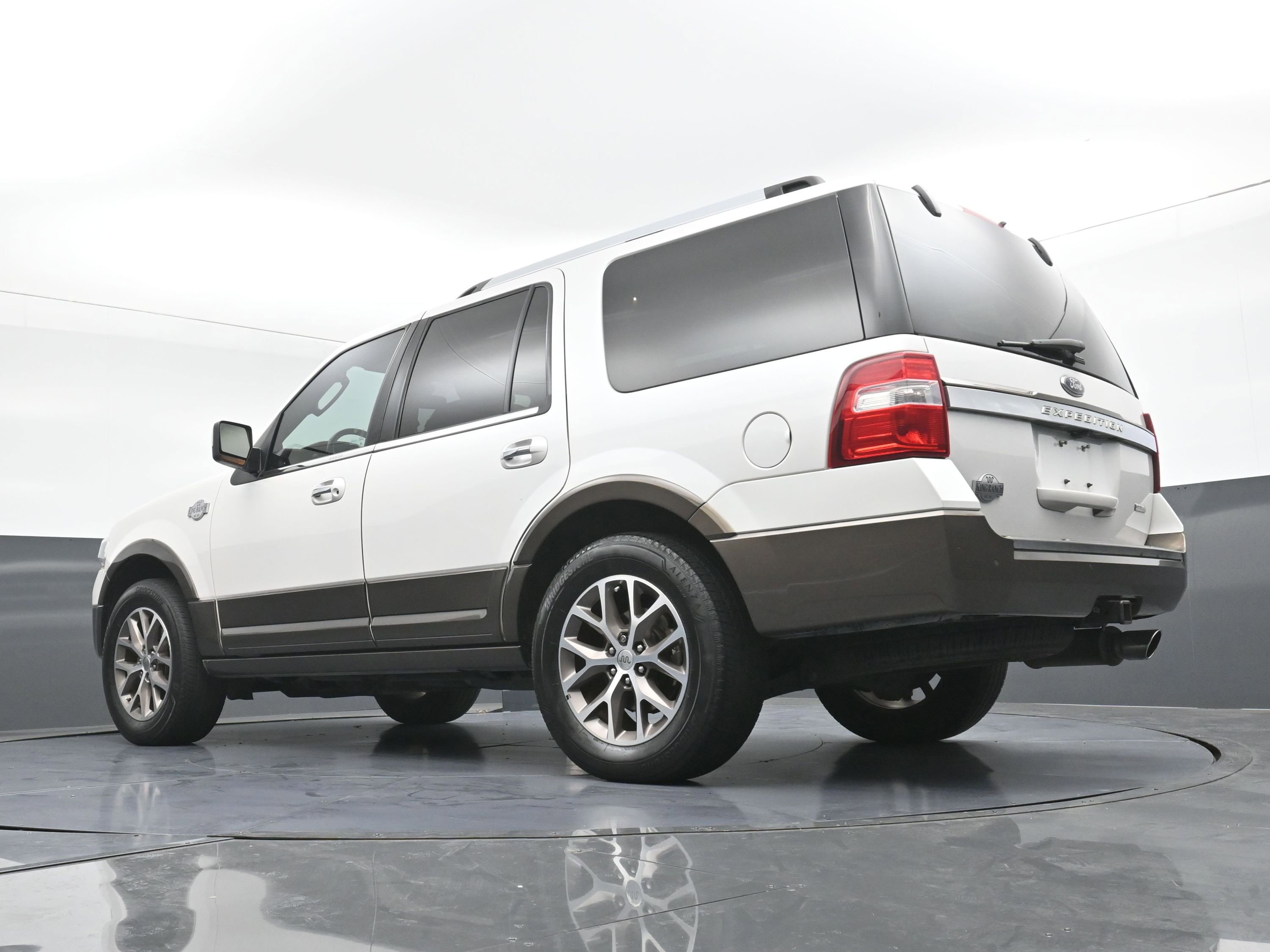 Used 2016 Ford Expedition King Ranch image 31