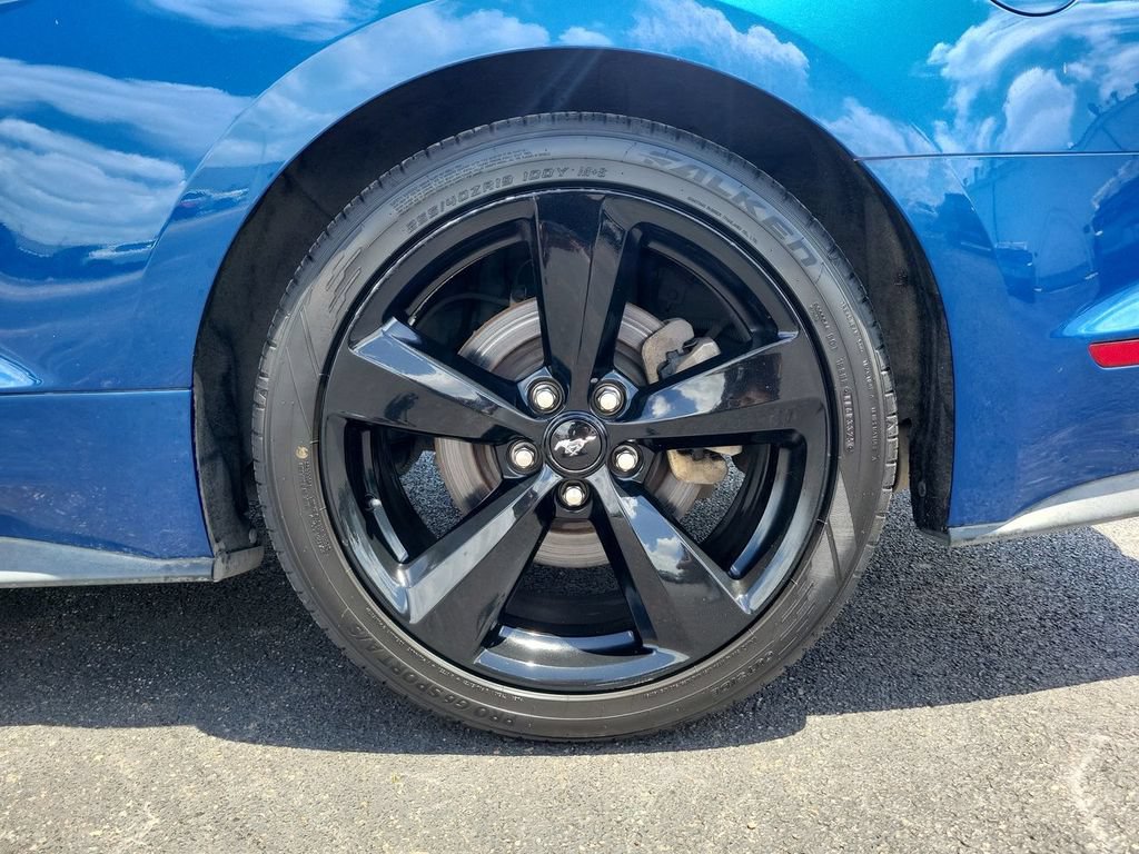 Used 2022 Ford Mustang Premium w/ Equipment Group 201A RWD image 31