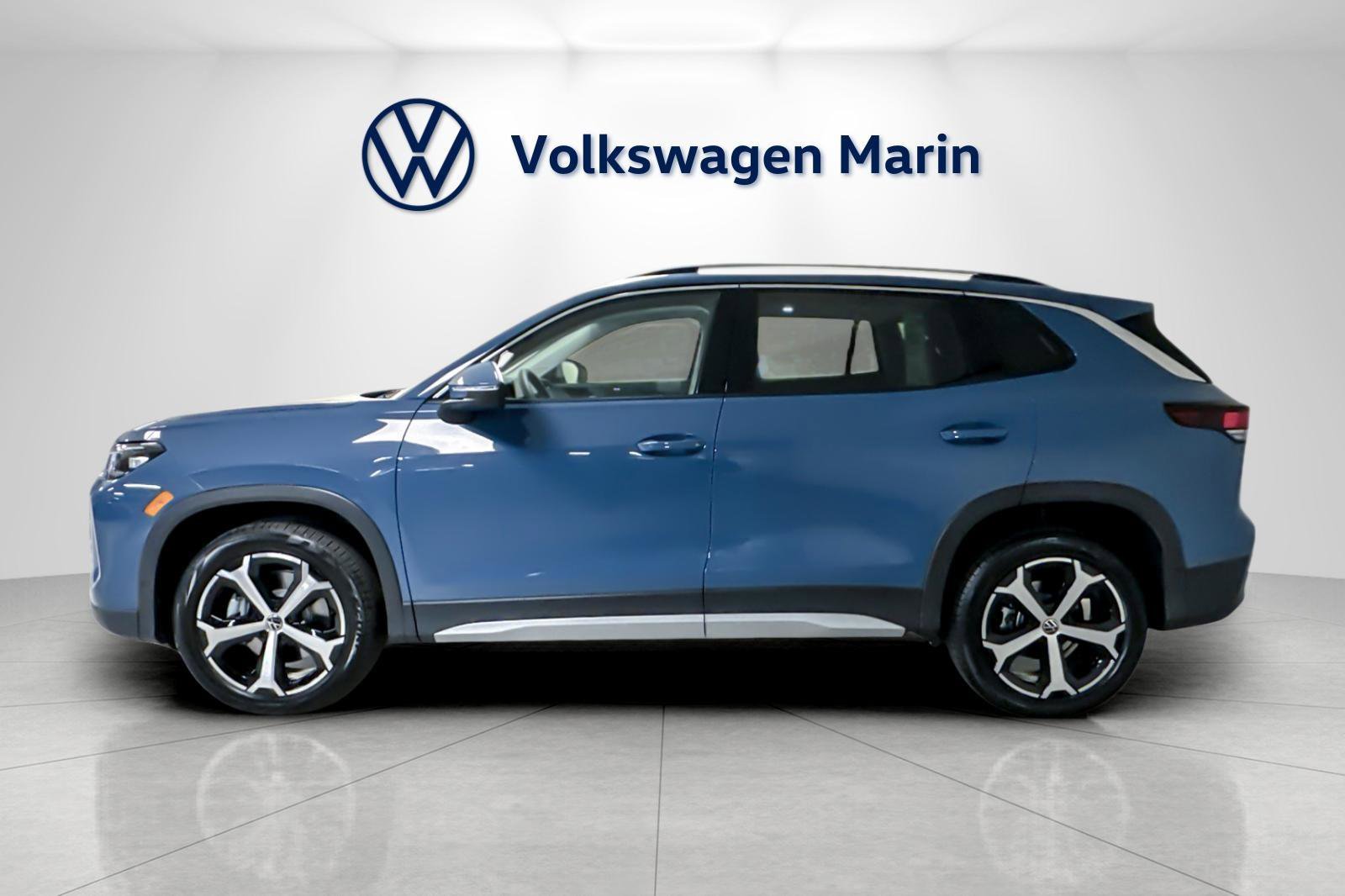 New 2026 Volkswagen Tiguan SE image 2