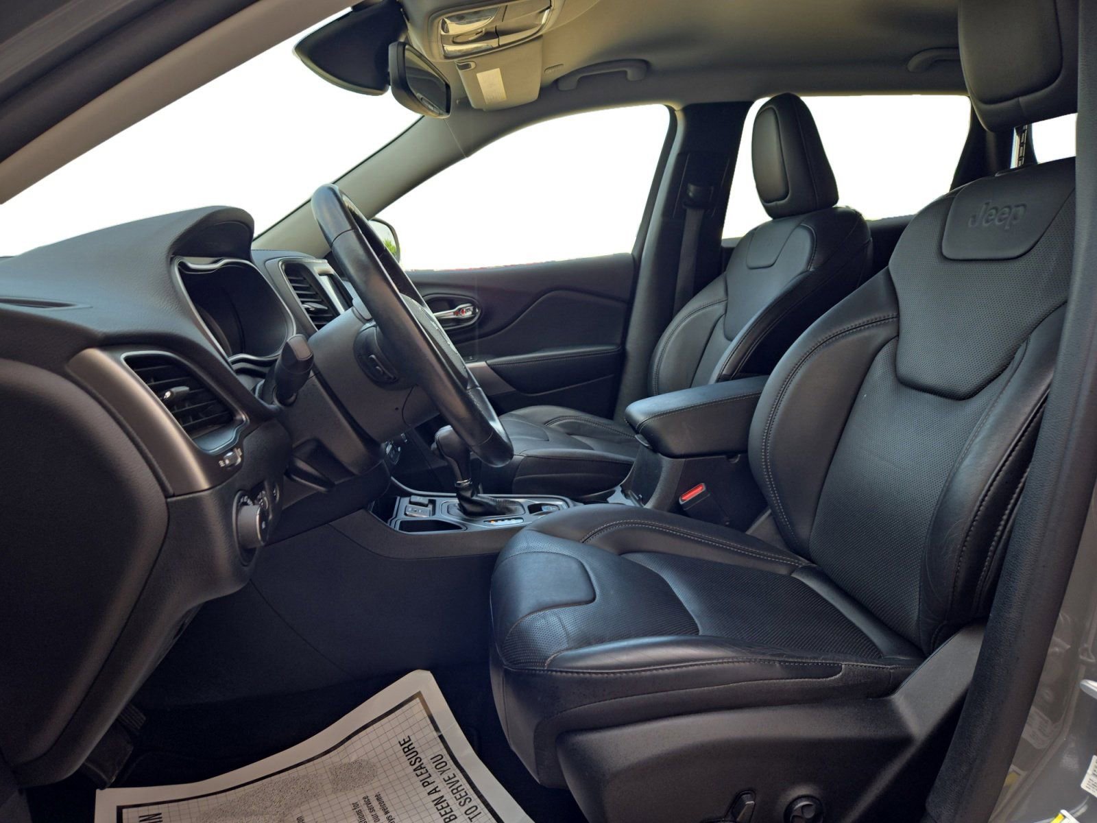 Used 2021 Jeep Cherokee Latitude Lux w/ Comfort/Convenience Group FWD image 9