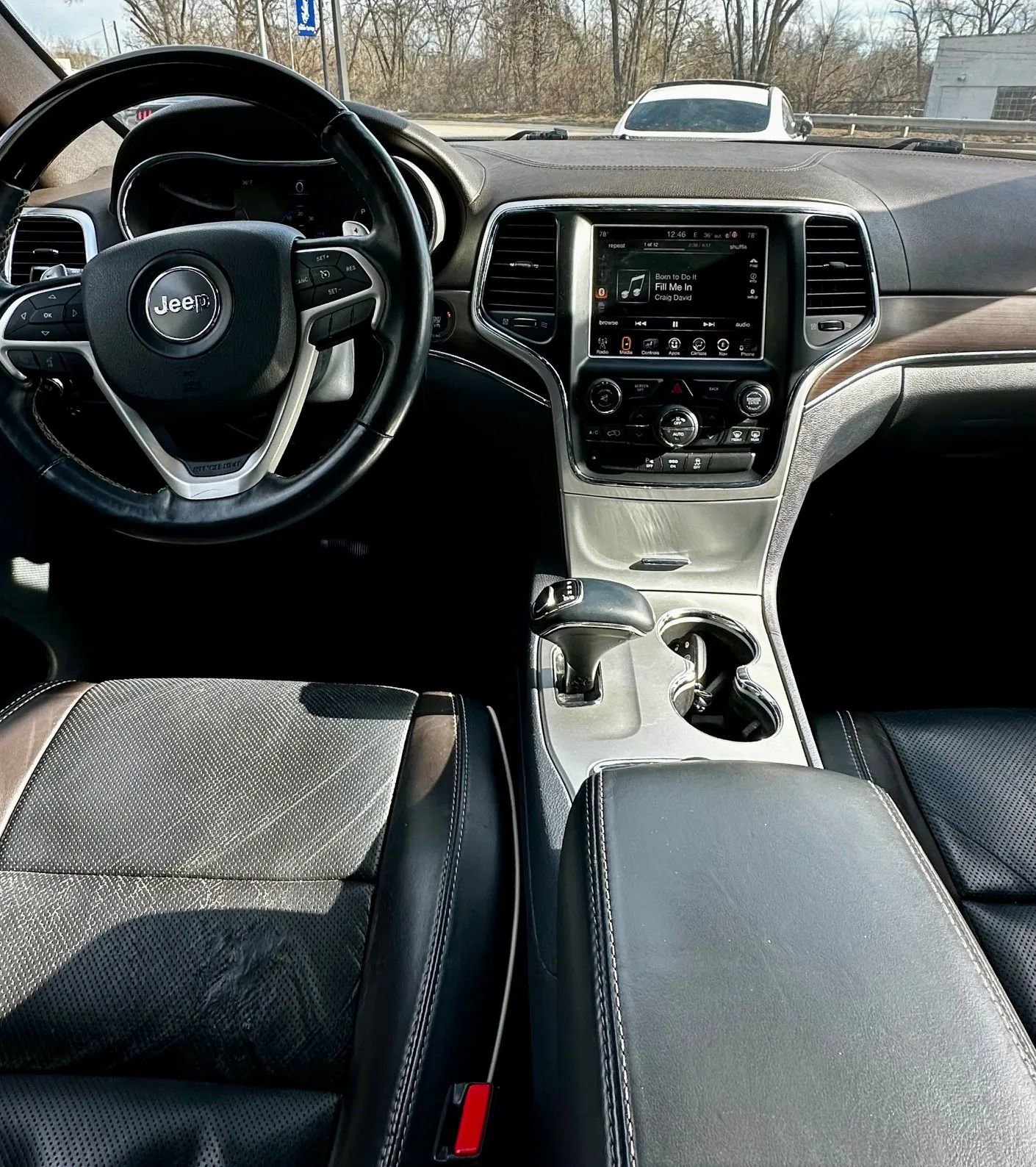 Used 2015 Jeep Grand Cherokee Overland image 9