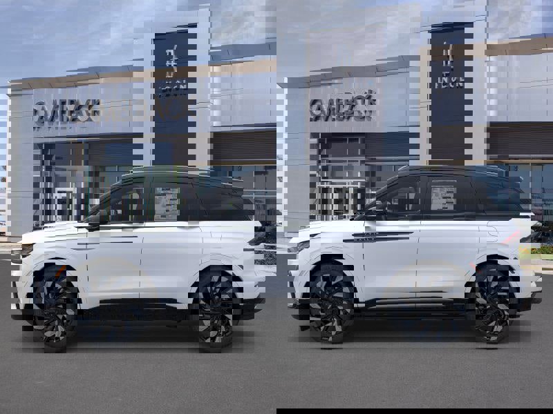 New 2026 Lincoln Nautilus Reserve w/ Jet Appearance Package image 3