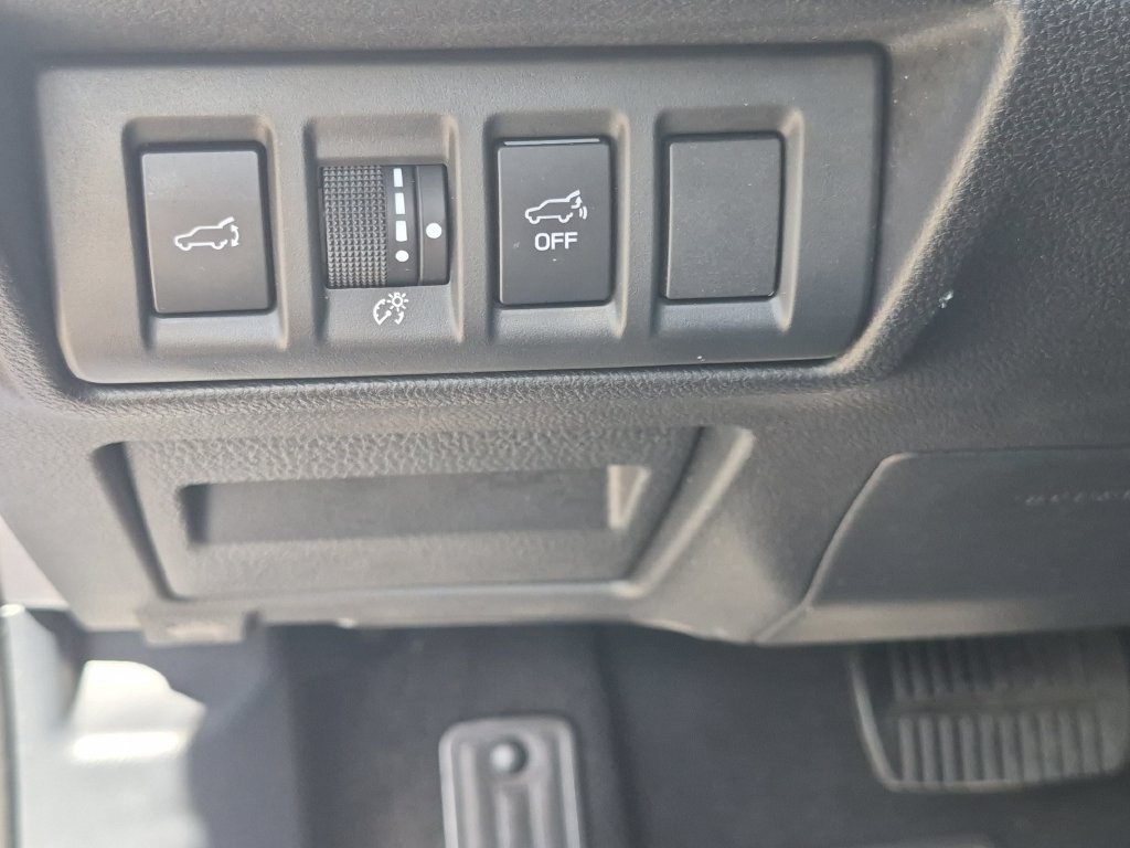 Used 2020 Subaru Outback Limited AWD/4WD image 16