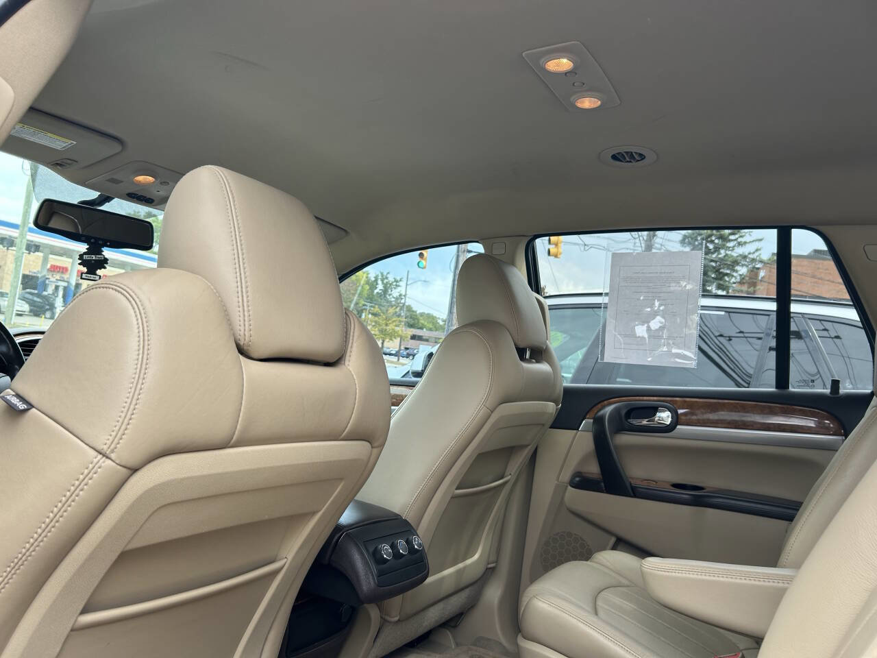 Used 2010 Buick Enclave CXL image 10
