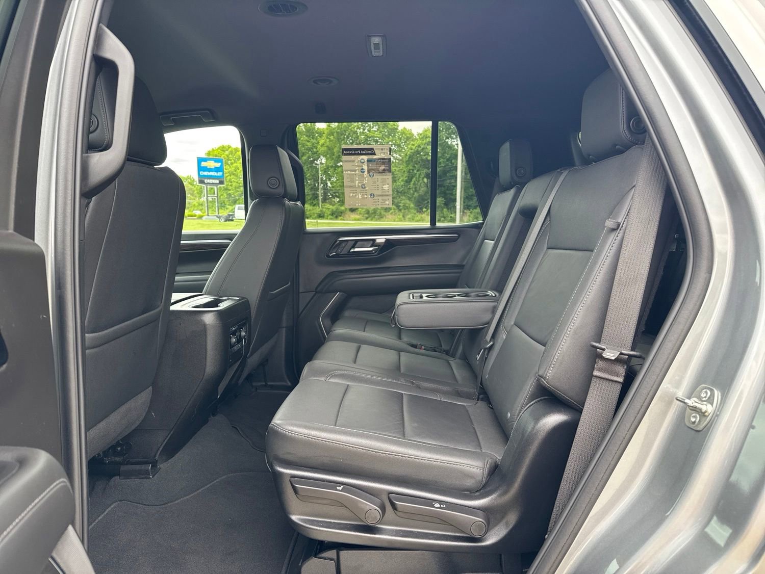 Used 2025 Chevrolet Tahoe LT AWD/4WD image 18